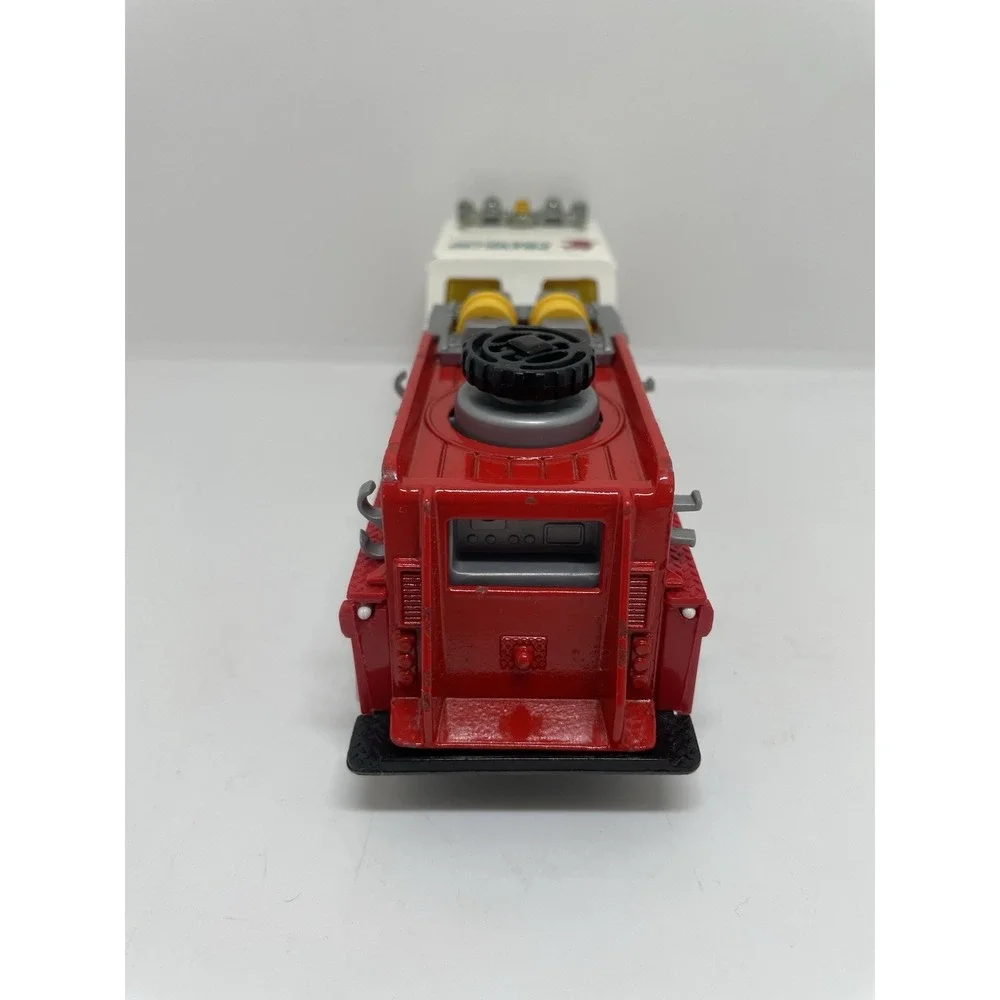 Majorette‎ 1/47 Scale 3030 - Pompe 4 Incendie New York Fire Dept. Engine #5